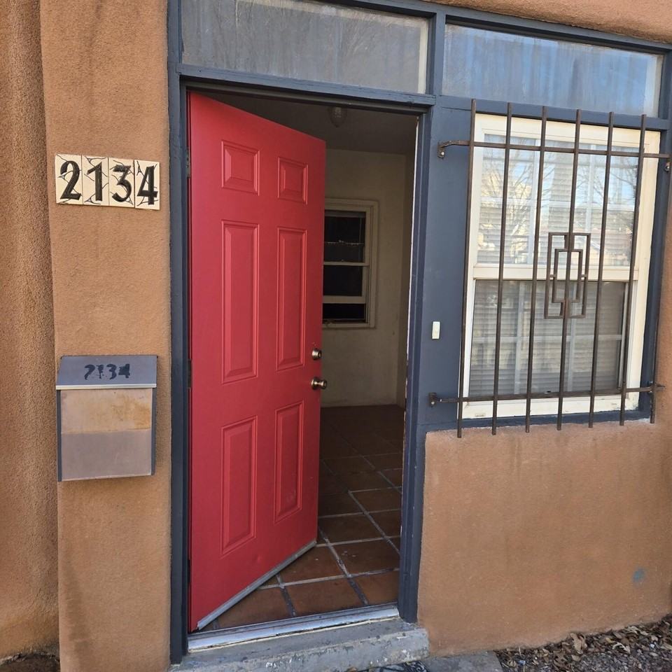 2134 Gold Ave Se - Photo 2 of 21