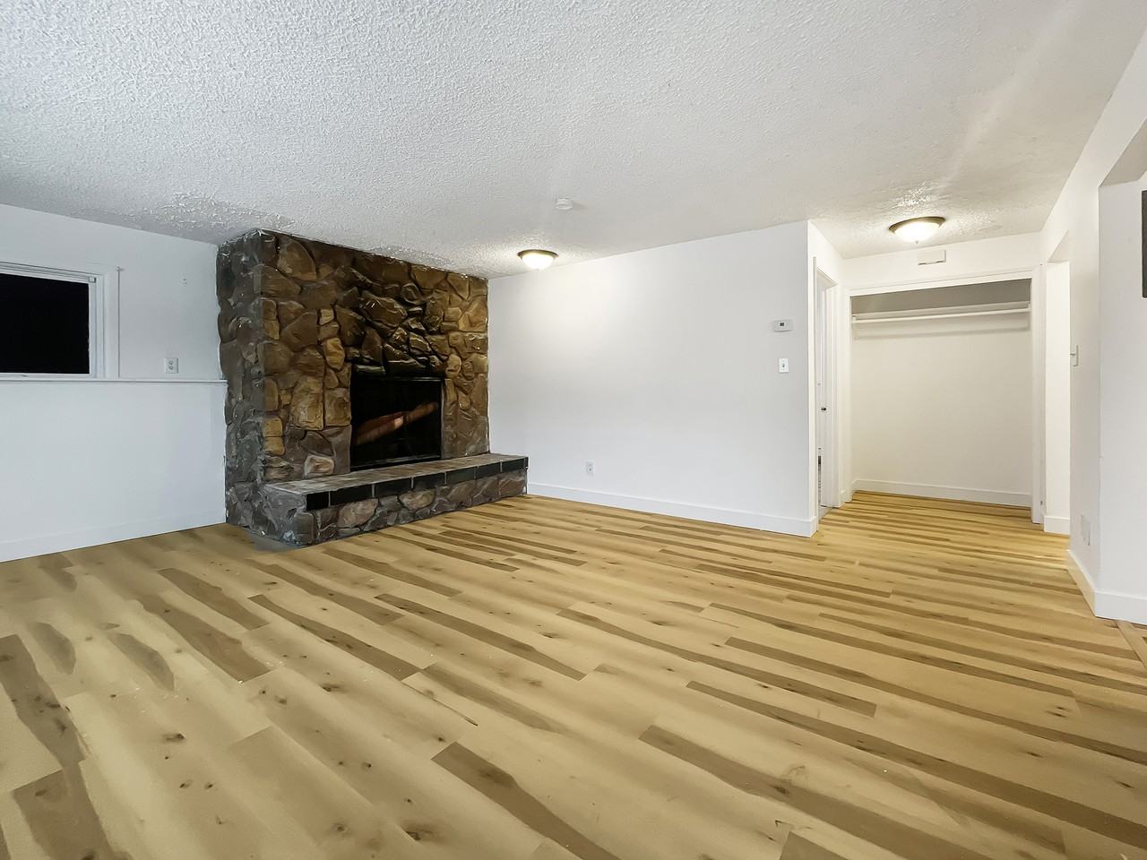 3637 Thompson Ave #3 - Photo 3 of 8