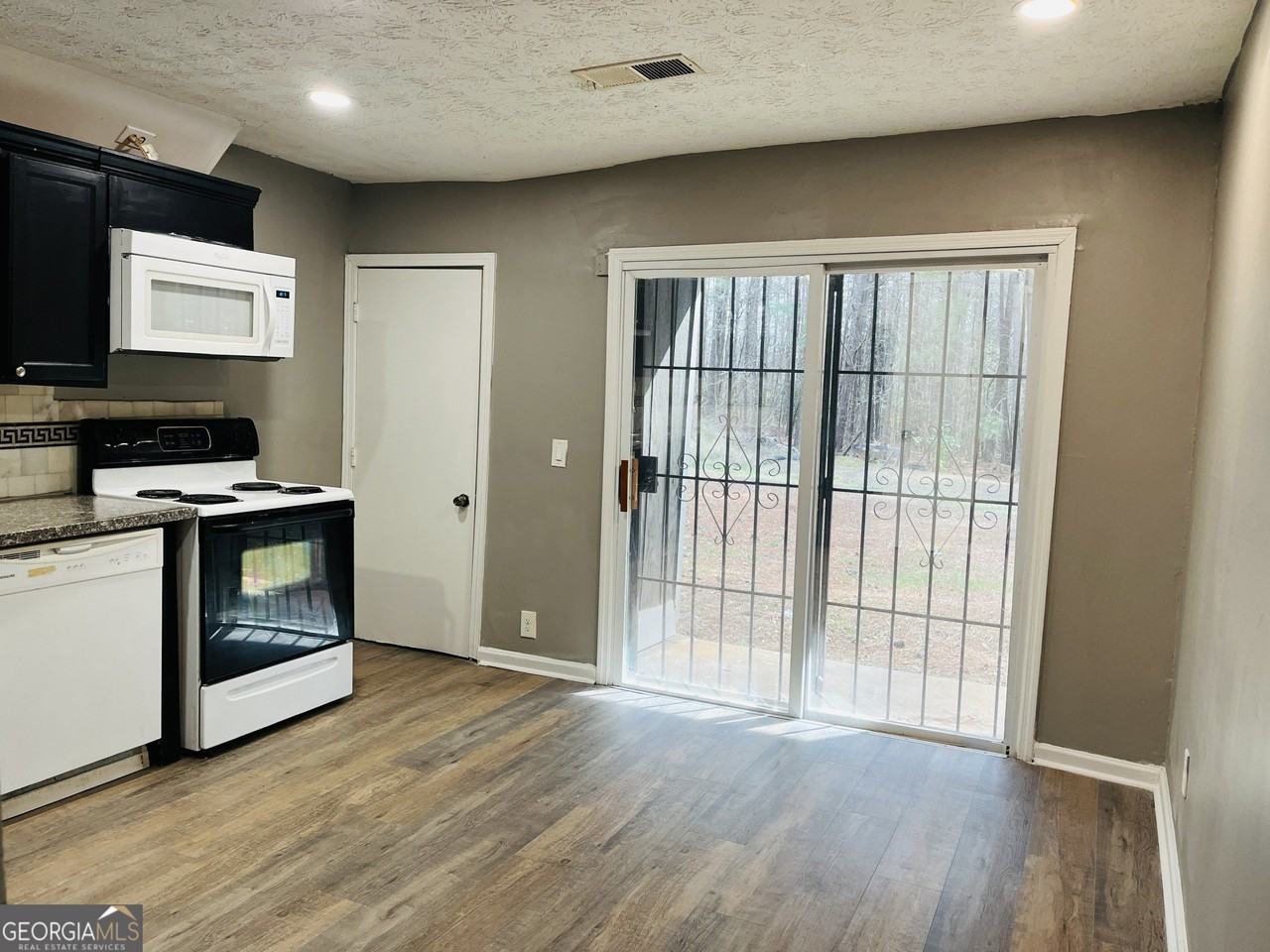 142 Summerwood Dr Unit 142 #142 - Photo 6 of 20