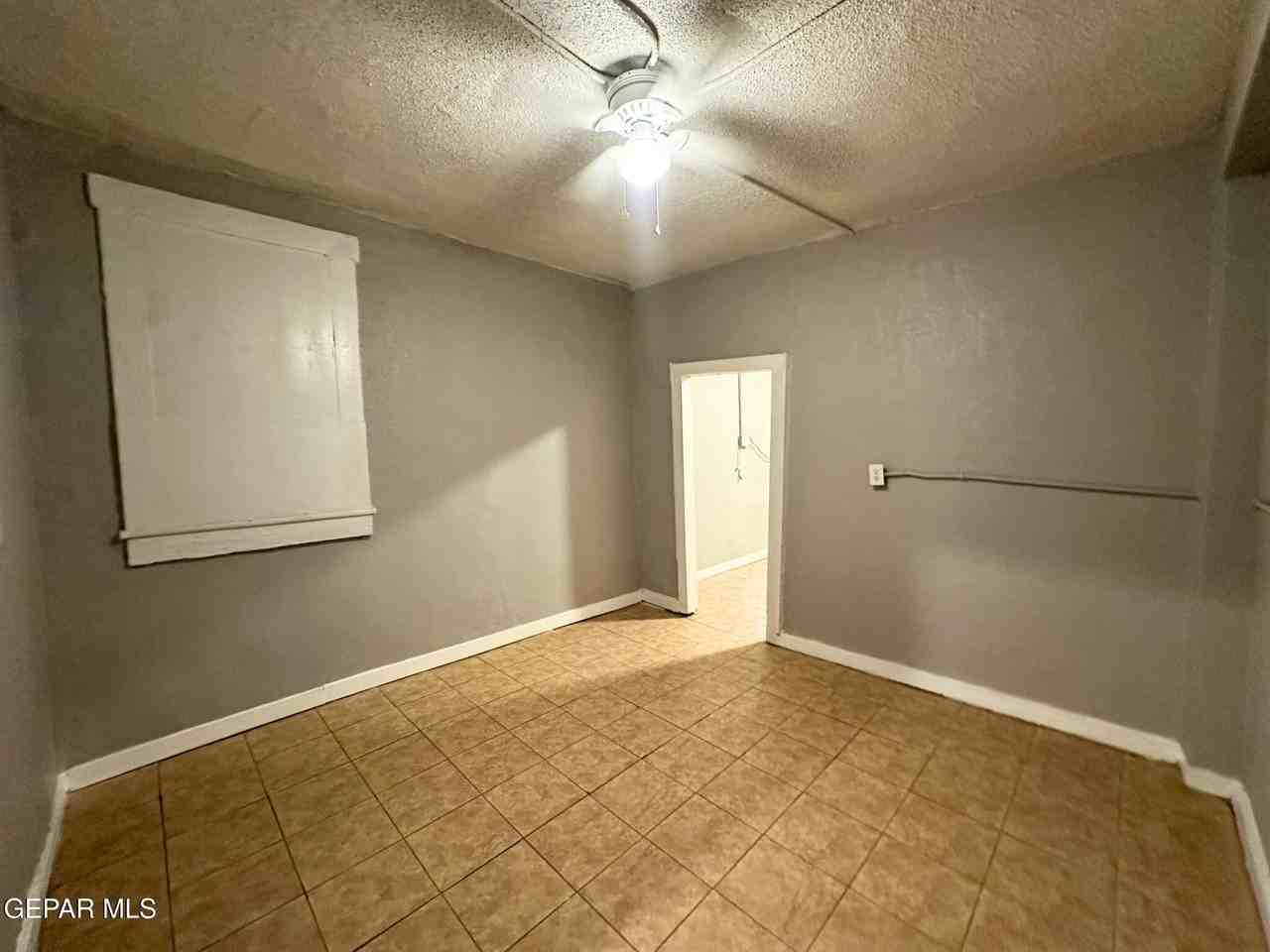 3121 Frutas Ave Apt 4 #04 - Photo 4 of 12