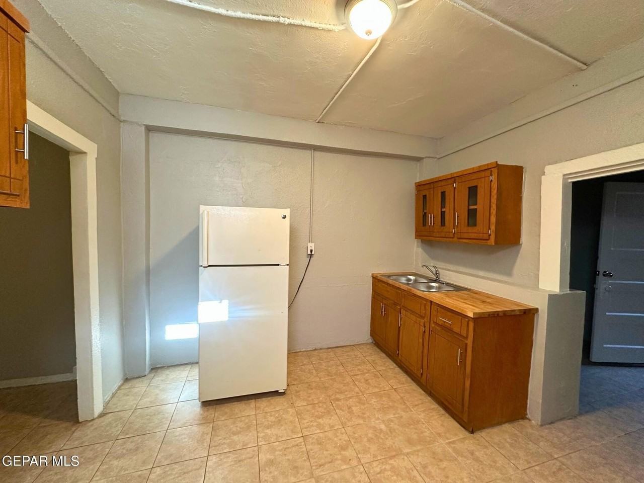 3121 Frutas Ave Apt 4 #04 - Photo 6 of 12