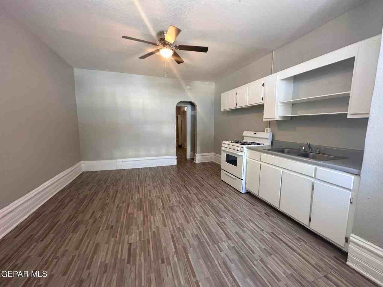 813 N Virginia St Unit 02 #02 - Photo 2 of 8