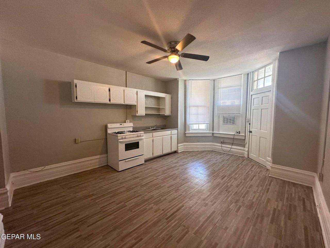 813 N Virginia St Unit 02 #02 - Photo 3 of 8