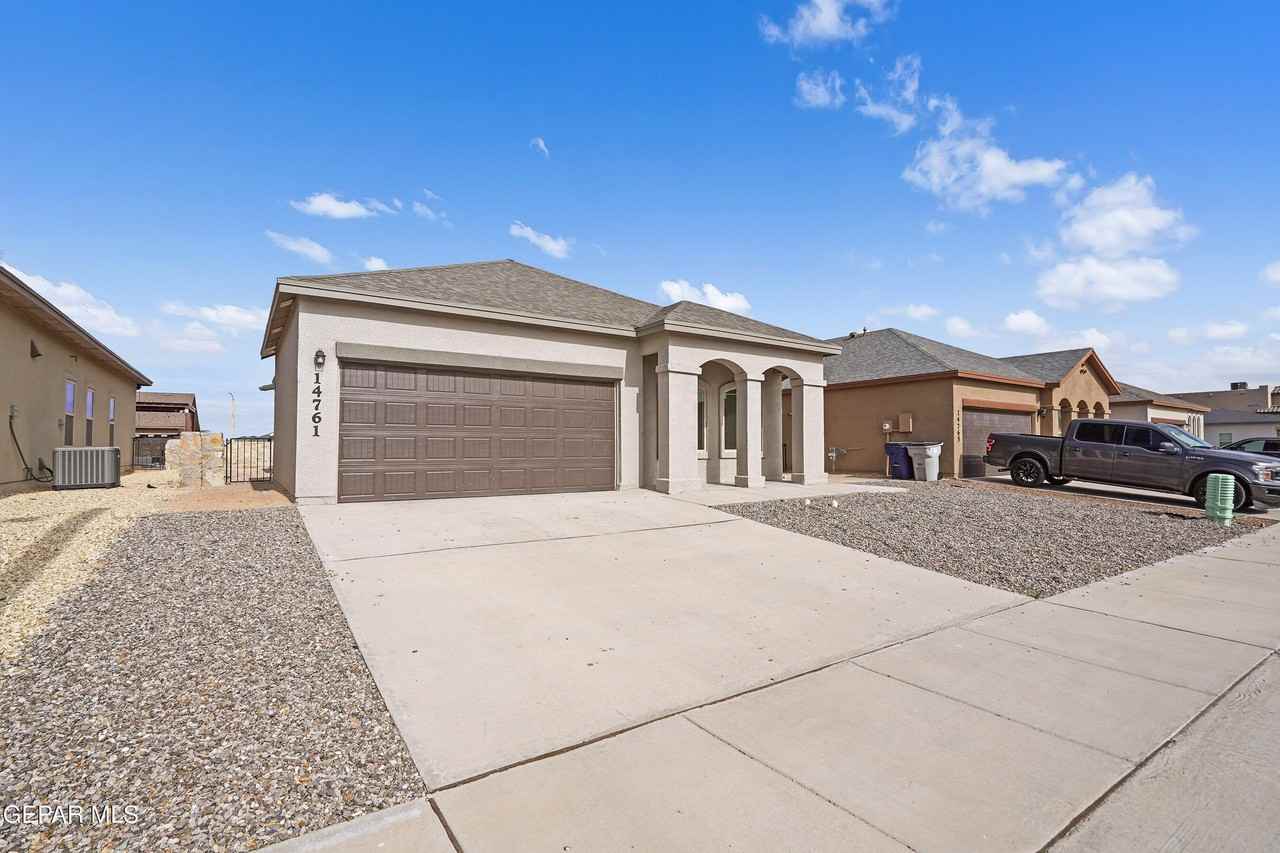 14761 Mike A Mendoza Ave - Photo 2 of 32