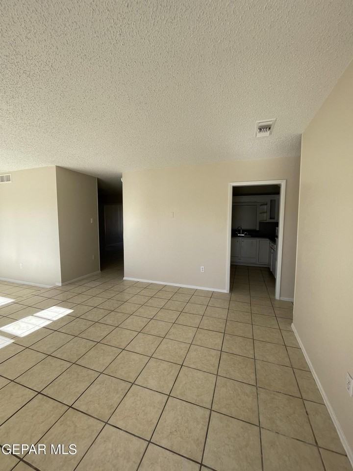 4917 Ajax Ct - Photo 3 of 18