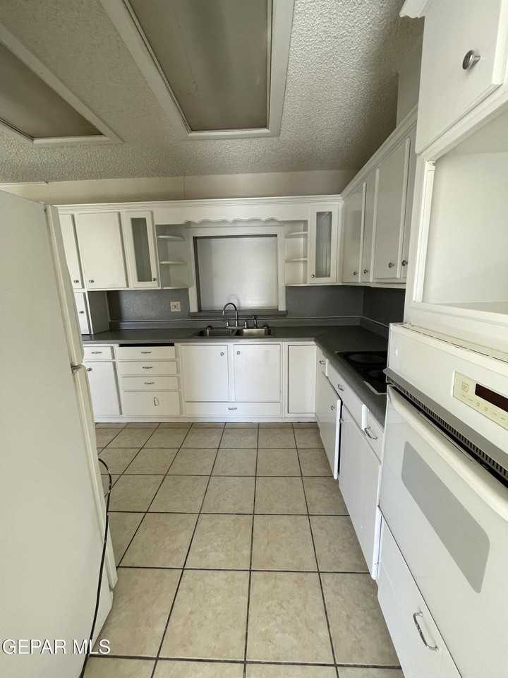 4917 Ajax Ct - Photo 5 of 18