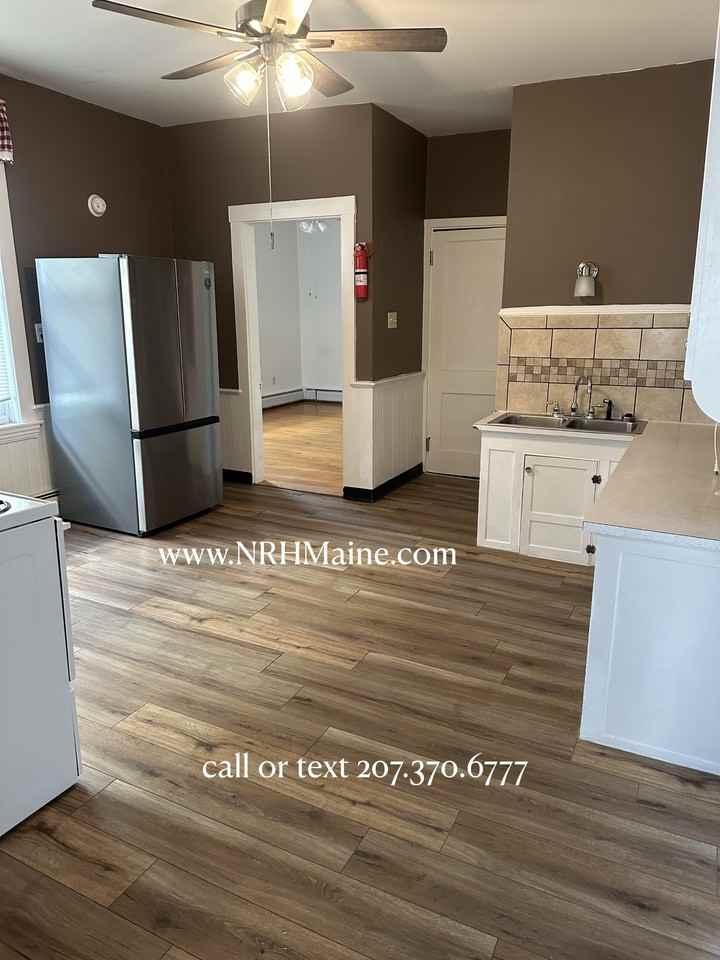 42-44 Bartlett - Photo 2 of 15