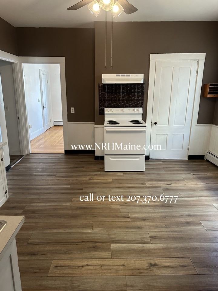 42-44 Bartlett - Photo 3 of 15