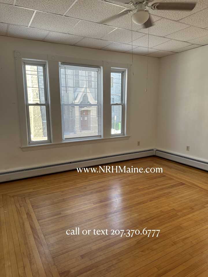 42-44 Bartlett - Photo 4 of 15