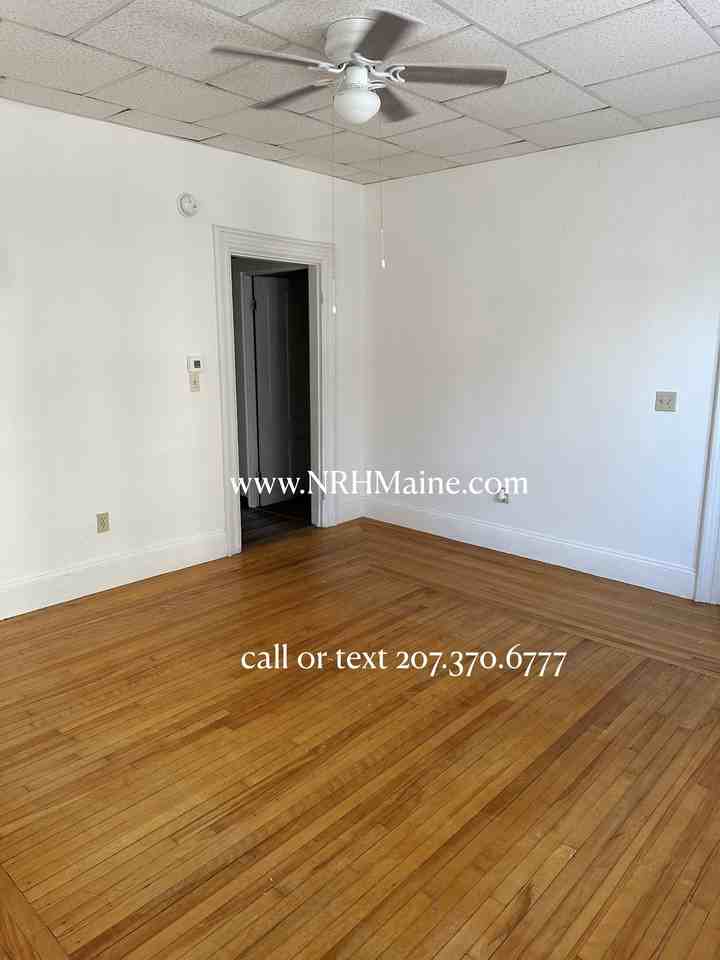 42-44 Bartlett - Photo 5 of 15