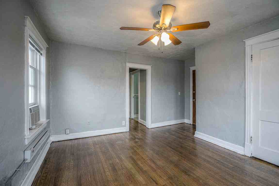 3721 Broadway - Photo 3 of 20