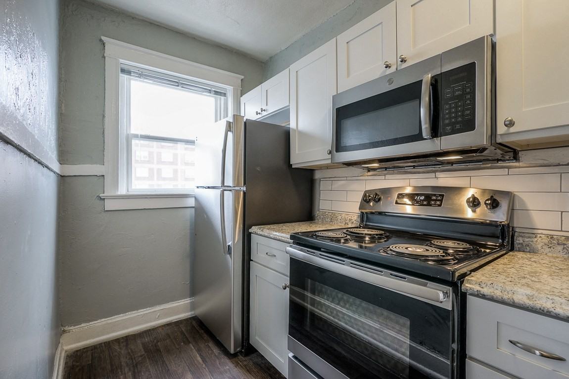 3721 Broadway - Photo 6 of 20