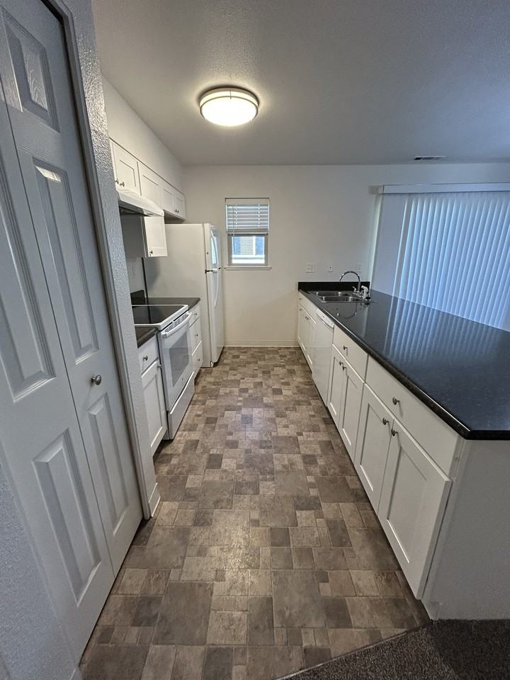 Cedar Tree Apartments - Photo 5 of 33