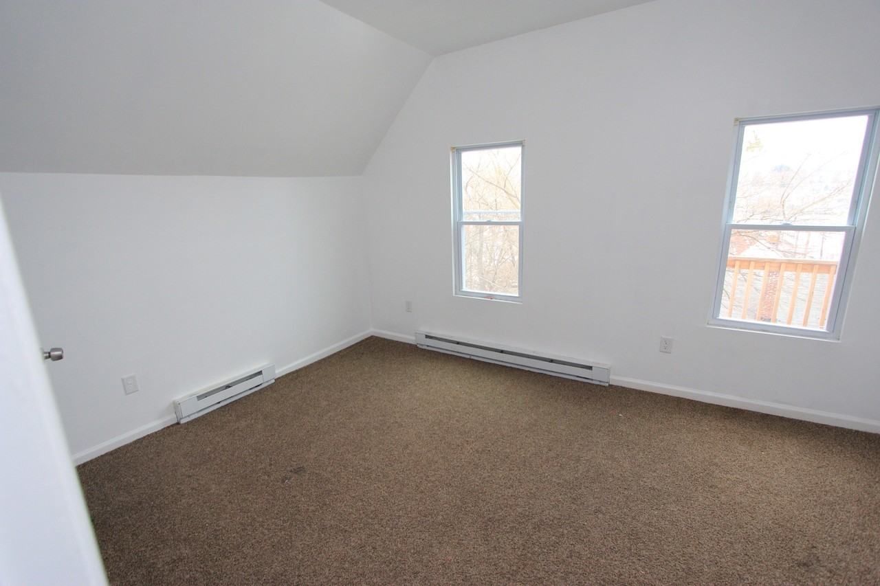 Madison St - Photo 5 of 17