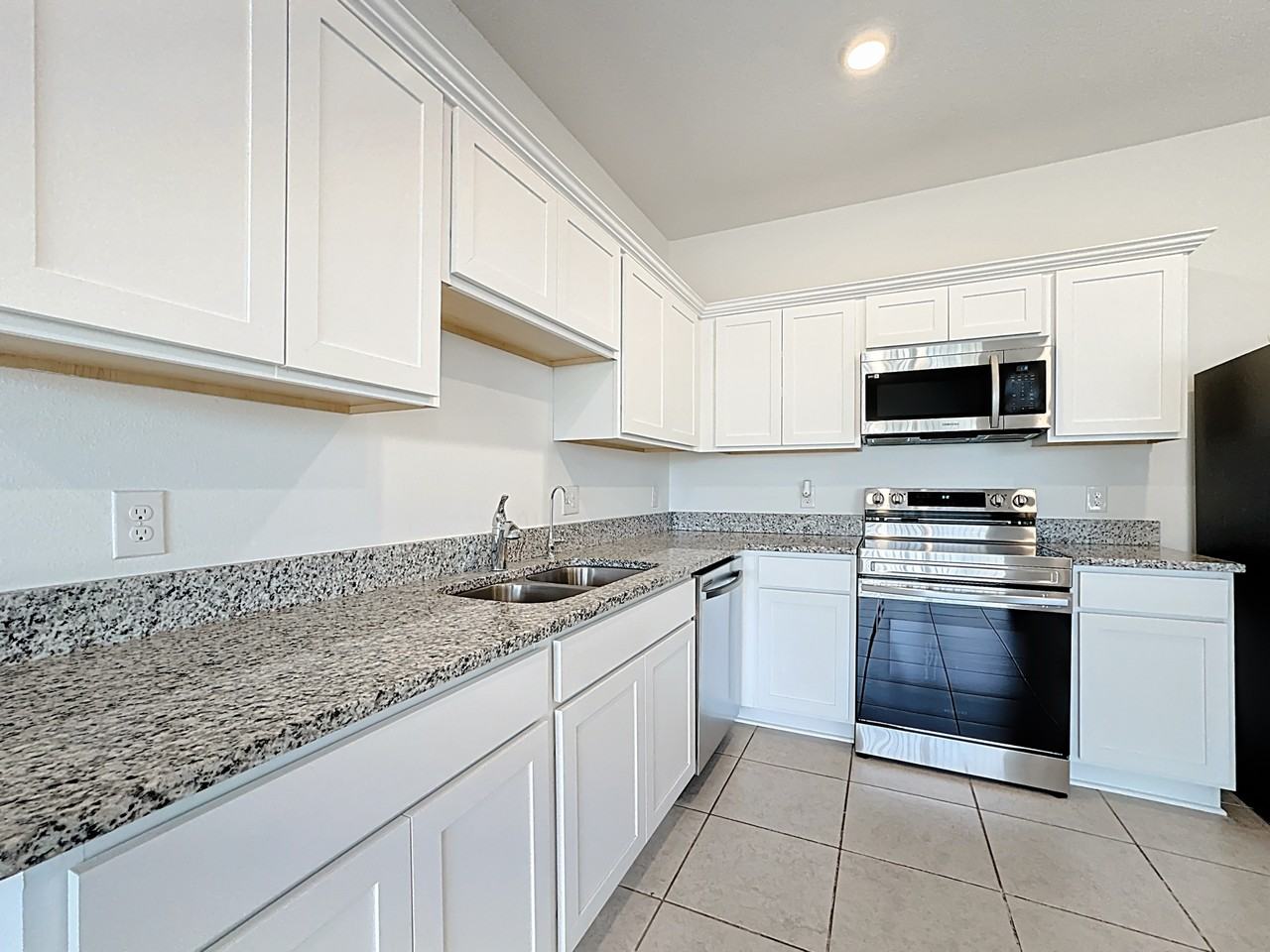 5941 Piney Shrub Pl #1 - Photo 7 of 43