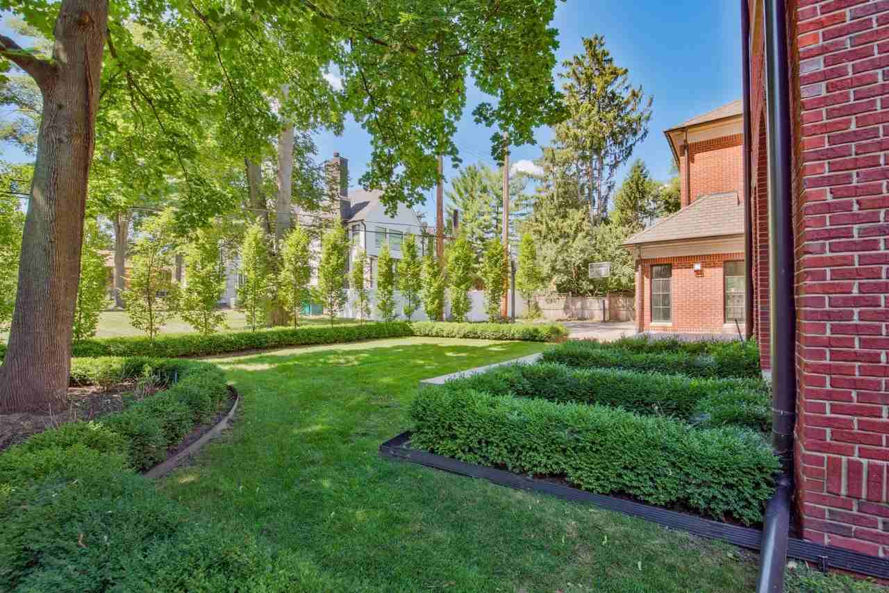 200 Aspen Rd - Photo 3 of 34