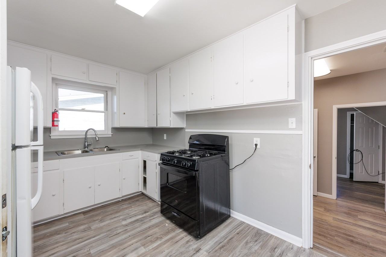 1025 Whitaker Dr #1 - Photo 2 of 18