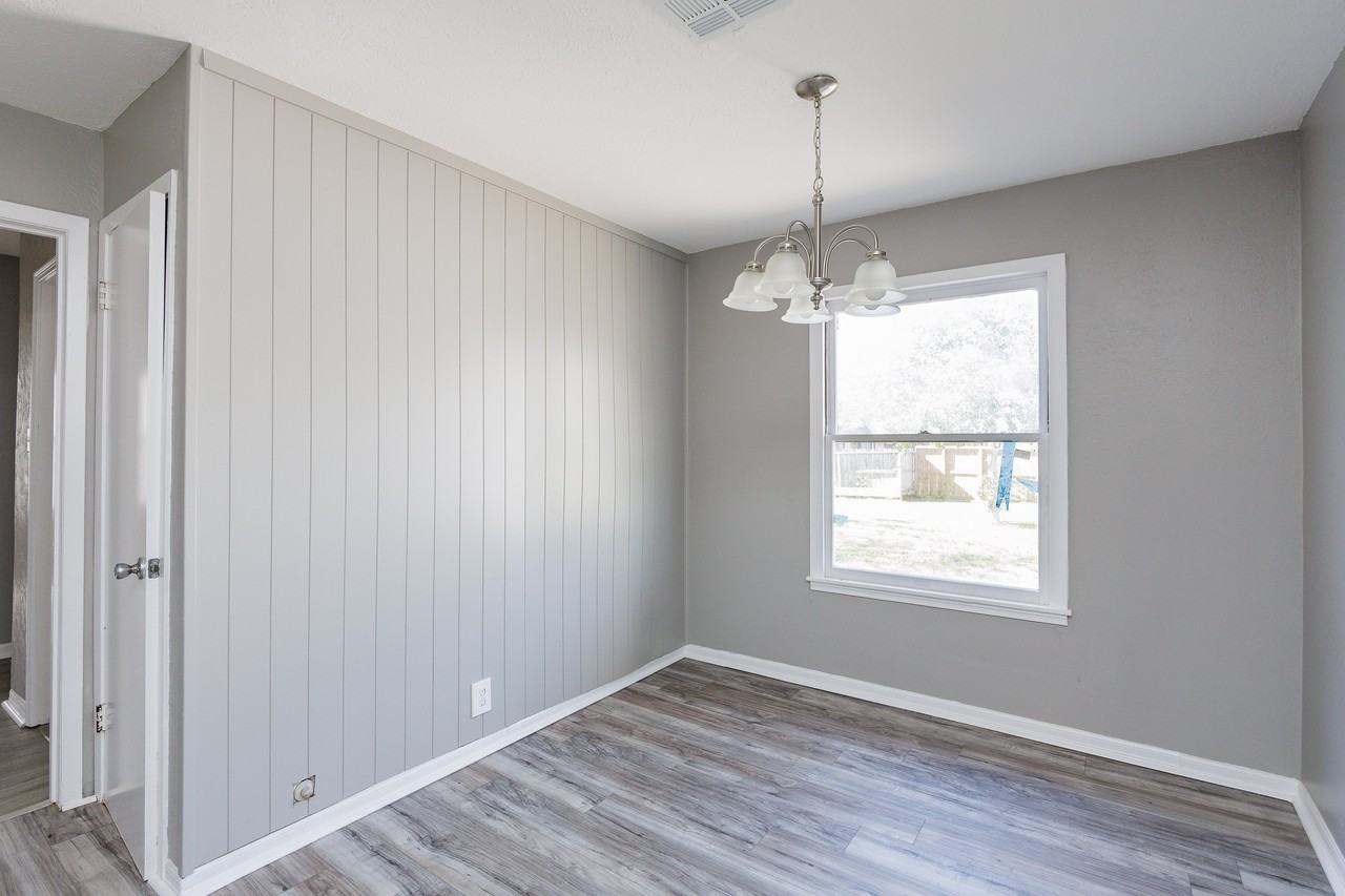 1025 Whitaker Dr #1 - Photo 4 of 18