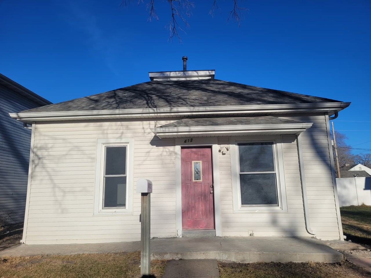 412 Yund St #1 - Photo 3 of 10