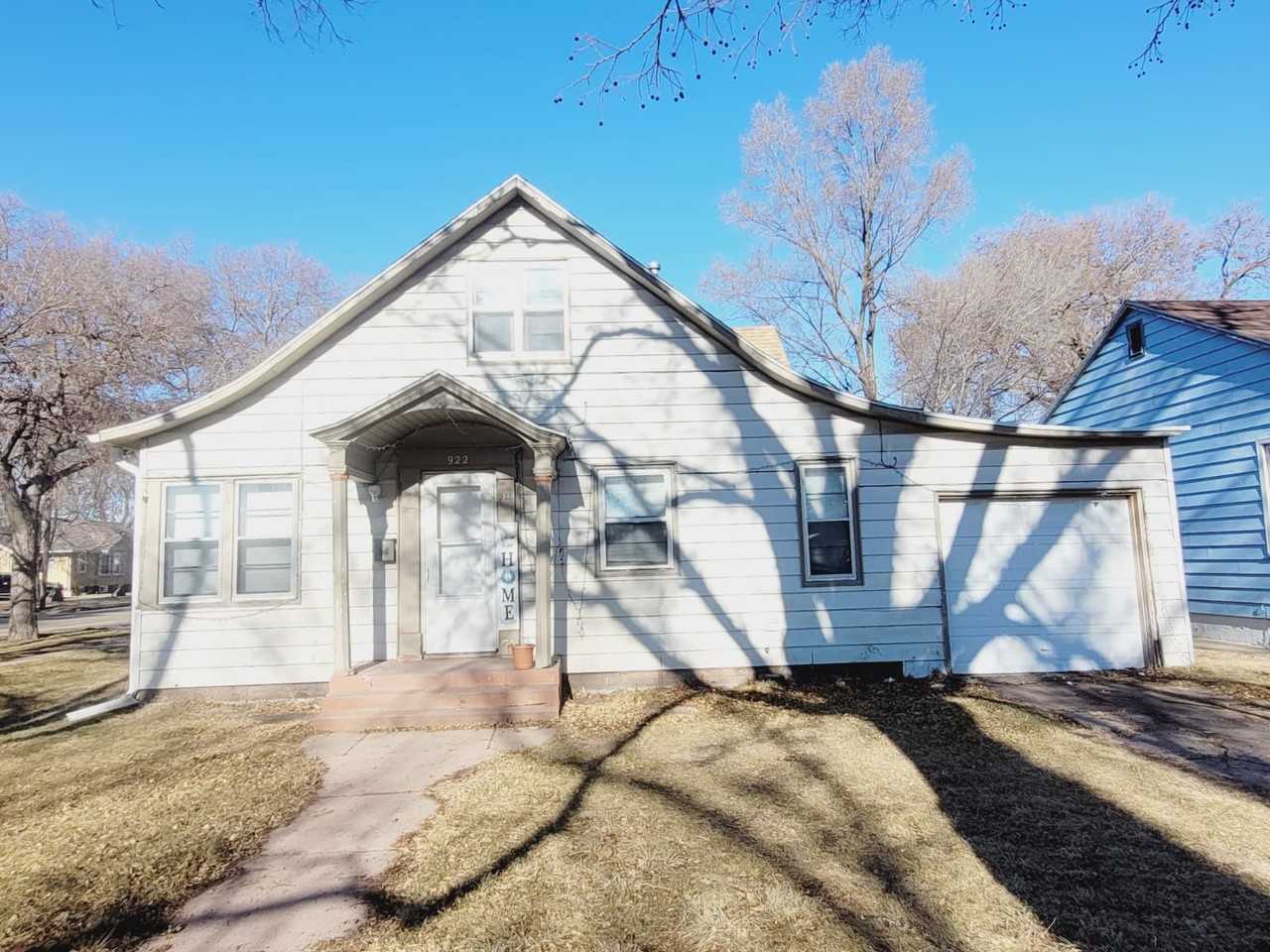 922 W 4th St #1 - Photo 5 of 10