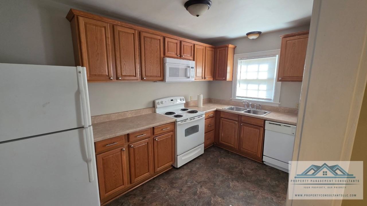 2804 E 18th Ave #2 - Photo 2 of 9