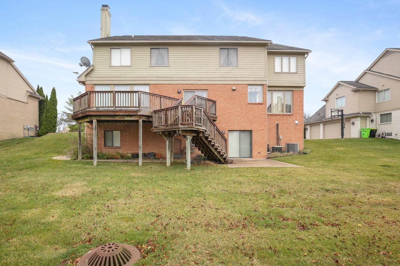 6569 Whispering Woods Dr - Photo 3 of 37