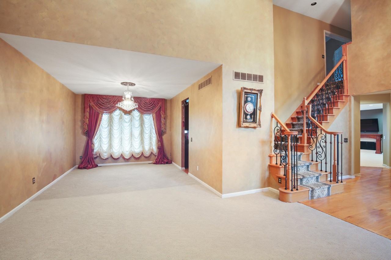 6569 Whispering Woods Dr - Photo 7 of 37