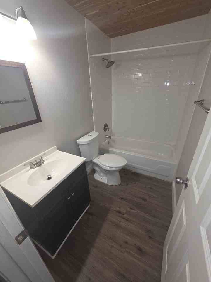 5445 Se 30th Pl #B - Photo 2 of 11