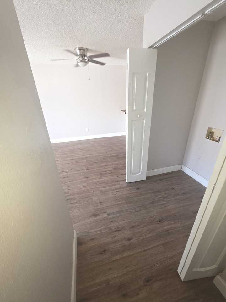 5445 Se 30th Pl #B - Photo 4 of 11