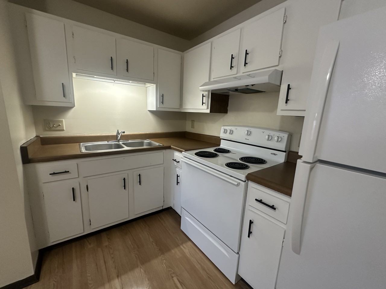 10 Kennedy - Photo 3 of 8