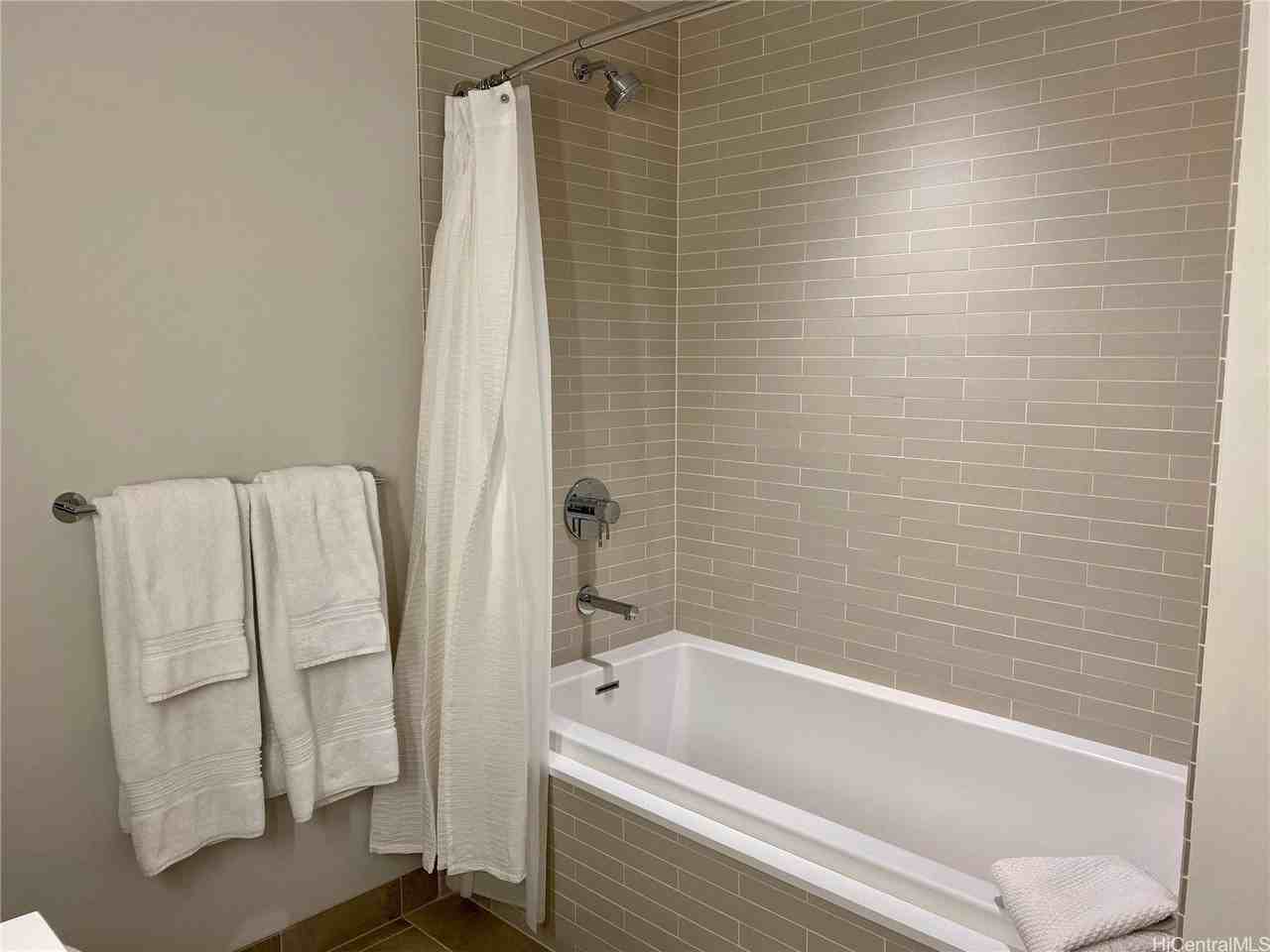 1001 Queen St Apt 2915 #2915 - Photo 5 of 17