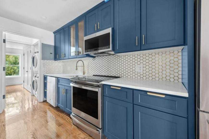 105 Saint Felix St - Photo 4 of 10