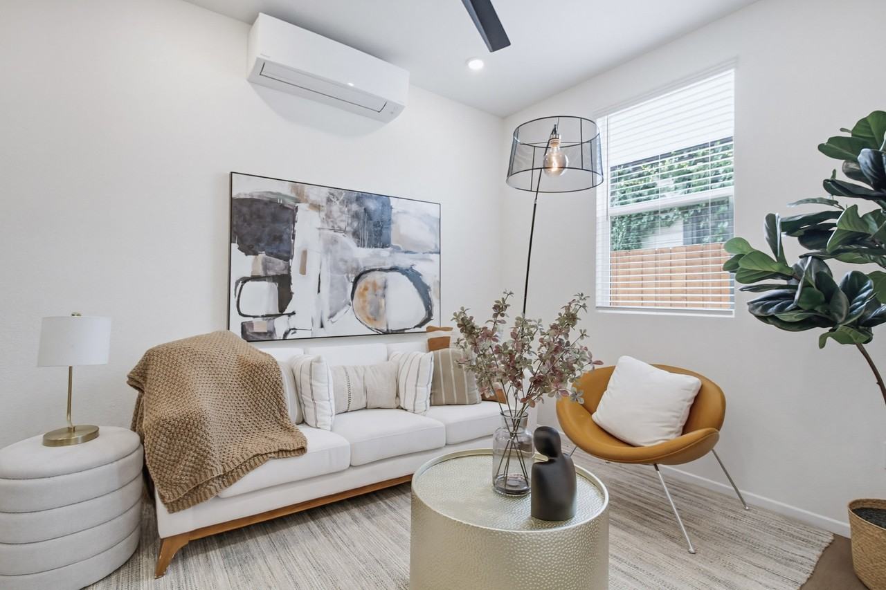 Twelve @ J - Photo 3 of 22