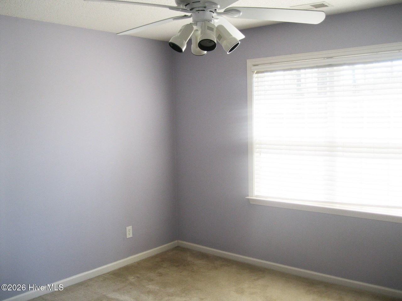 1005 Dayton Ct - Photo 5 of 8