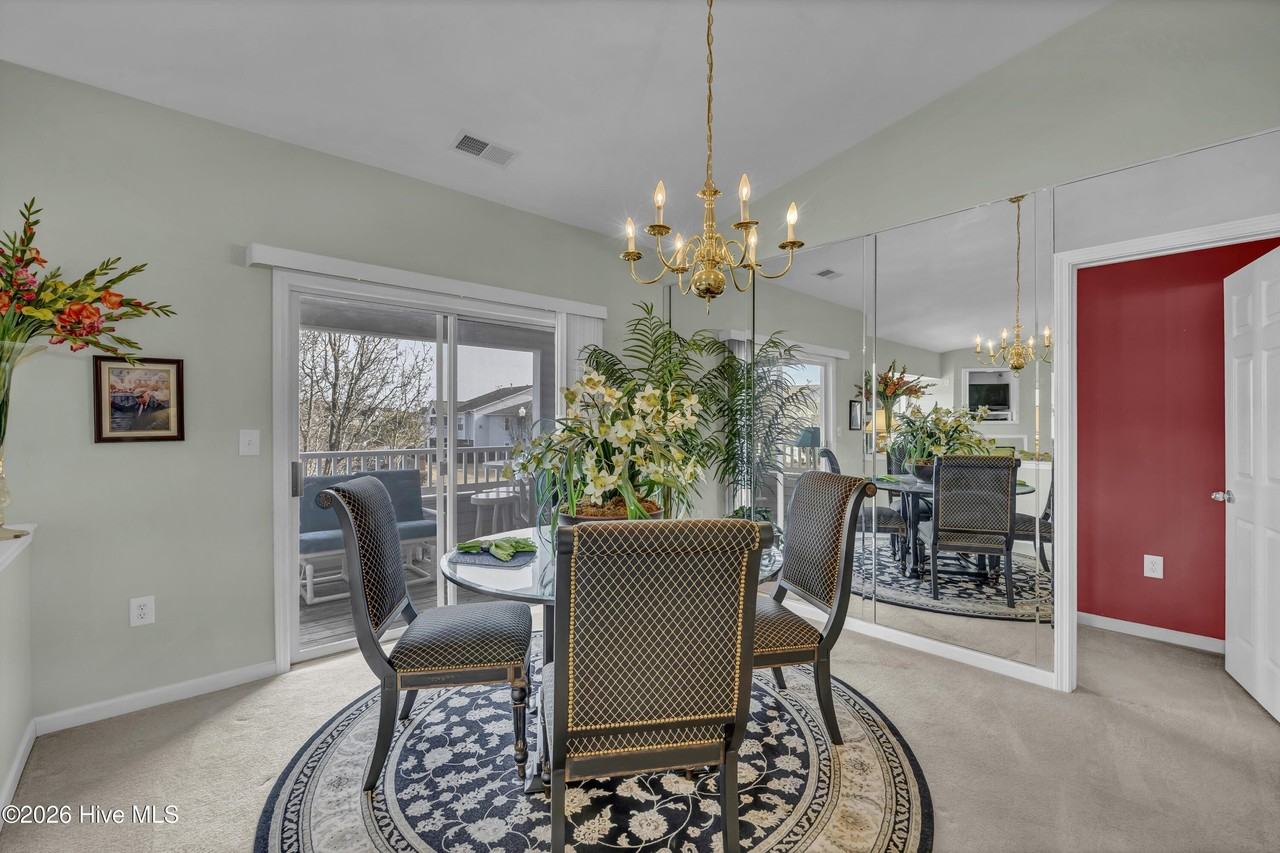 4130 Breezewood Dr Apt 201 #201 - Photo 6 of 23