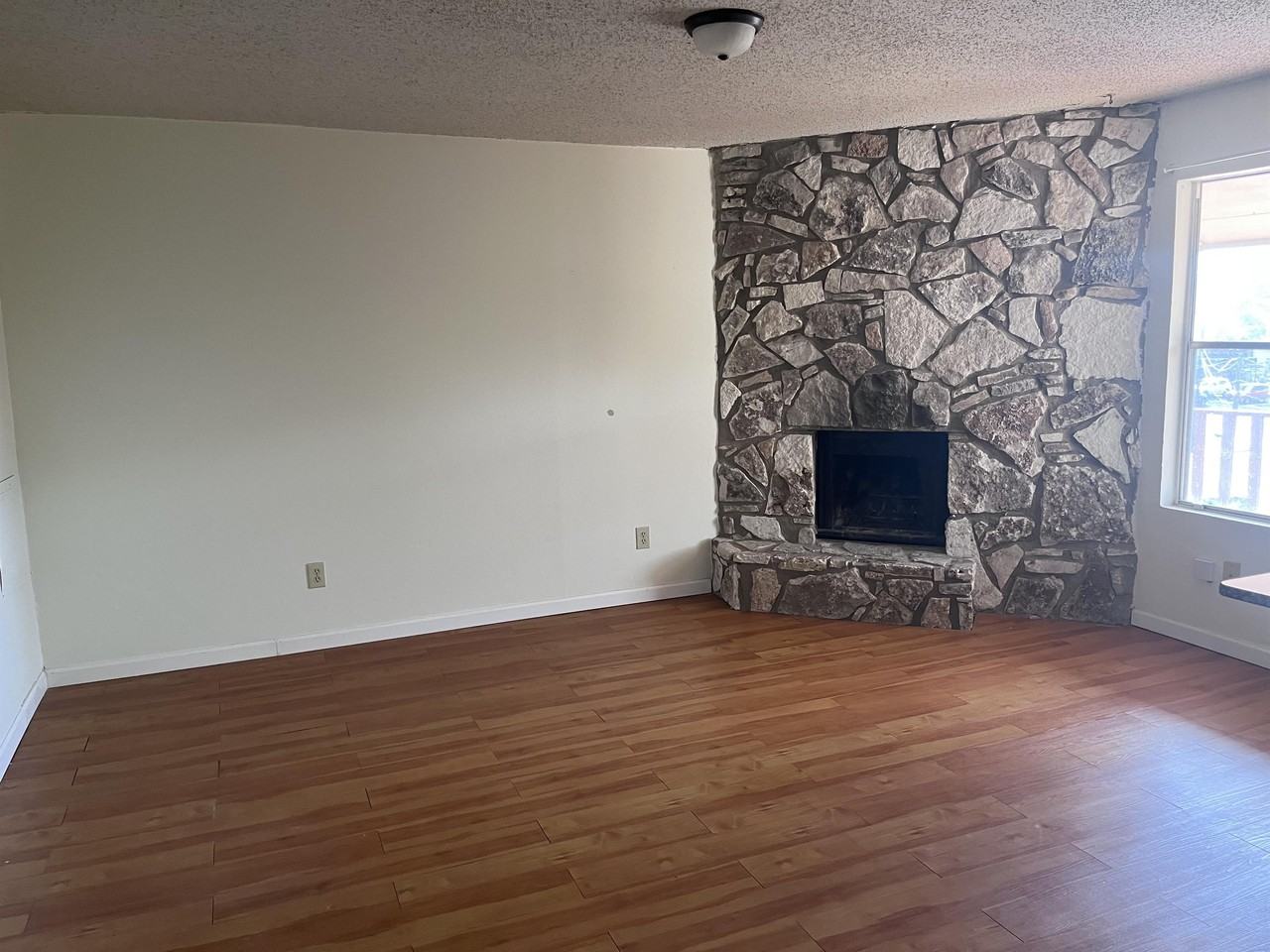 707 Bracewood - Photo 2 of 8