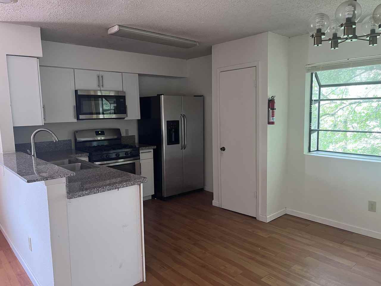 707 Bracewood - Photo 3 of 8