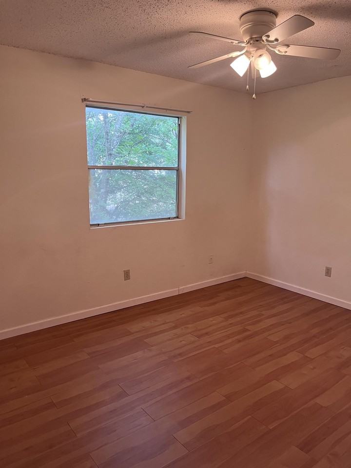 707 Bracewood - Photo 5 of 8