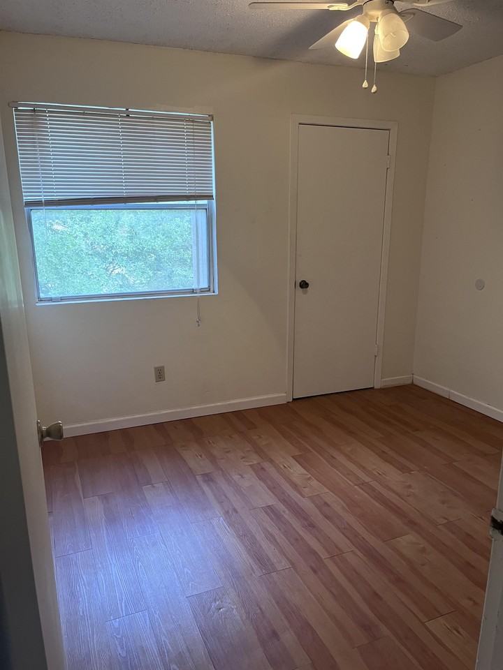 707 Bracewood - Photo 6 of 8