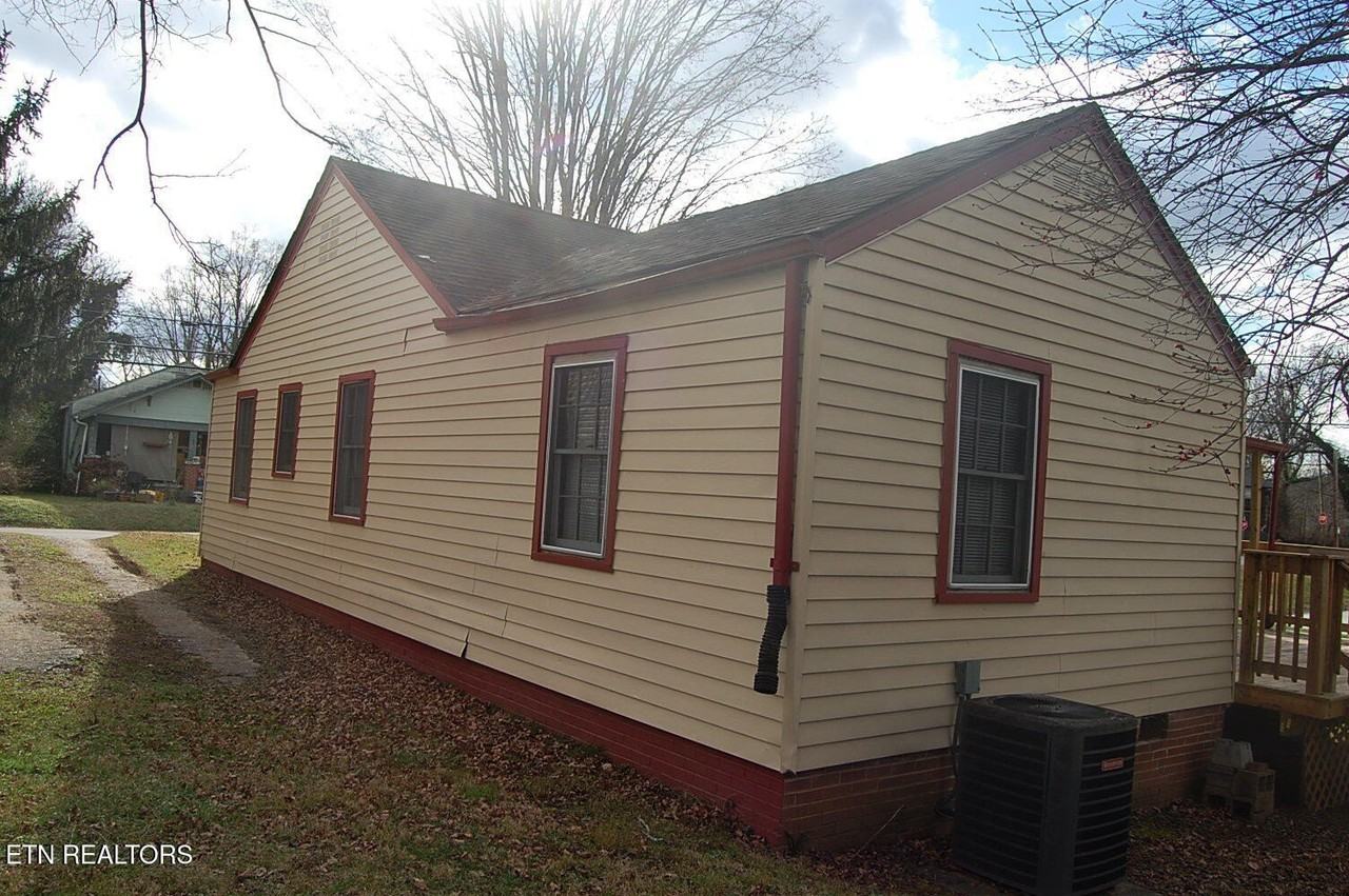 1719 Mcclung Ave - Photo 4 of 21