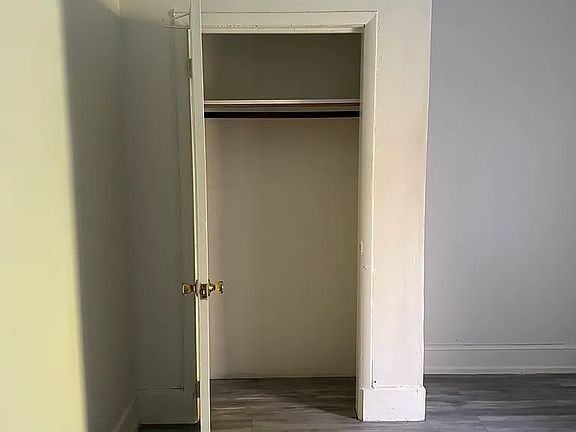 5107 Wayne Avenue - Photo 6 of 10