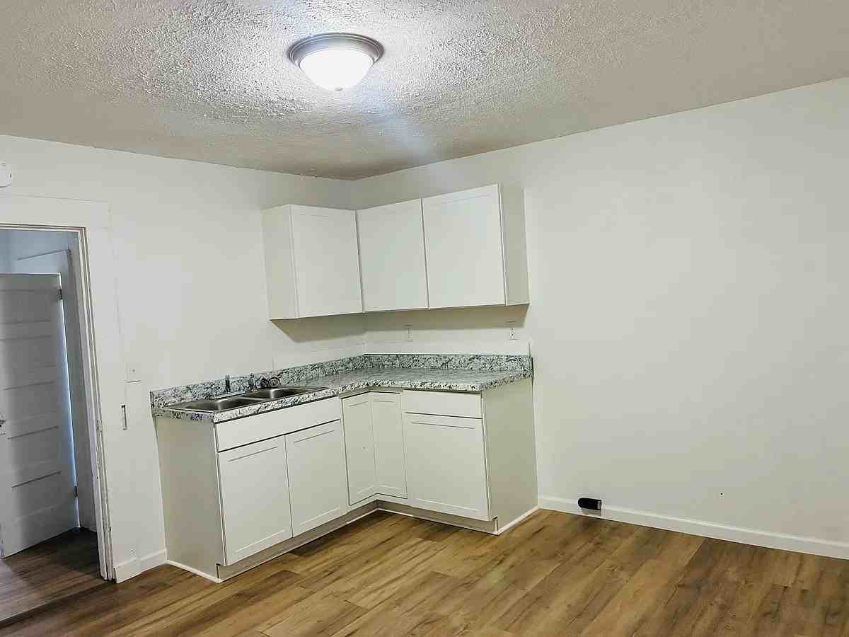 1405 Tuscaloosa Ave #1 - Photo 7 of 22