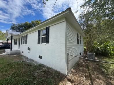 914 Dooley Ave #1 - Photo 2 of 19