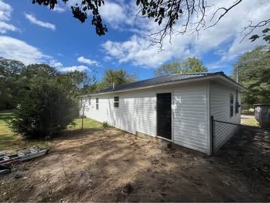 914 Dooley Ave #1 - Photo 3 of 19