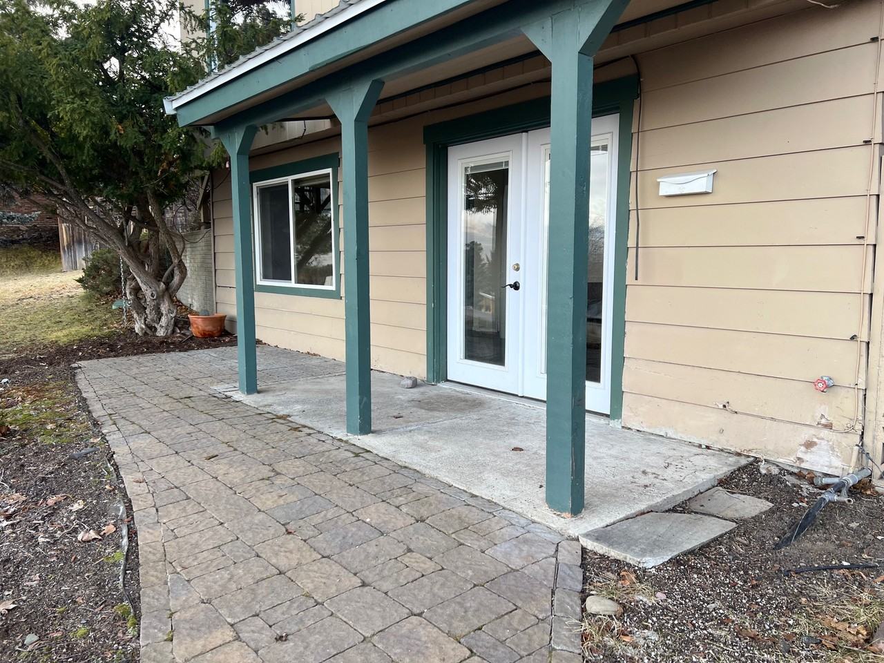 600 W Artemos Dr Lowr - Photo 2 of 9