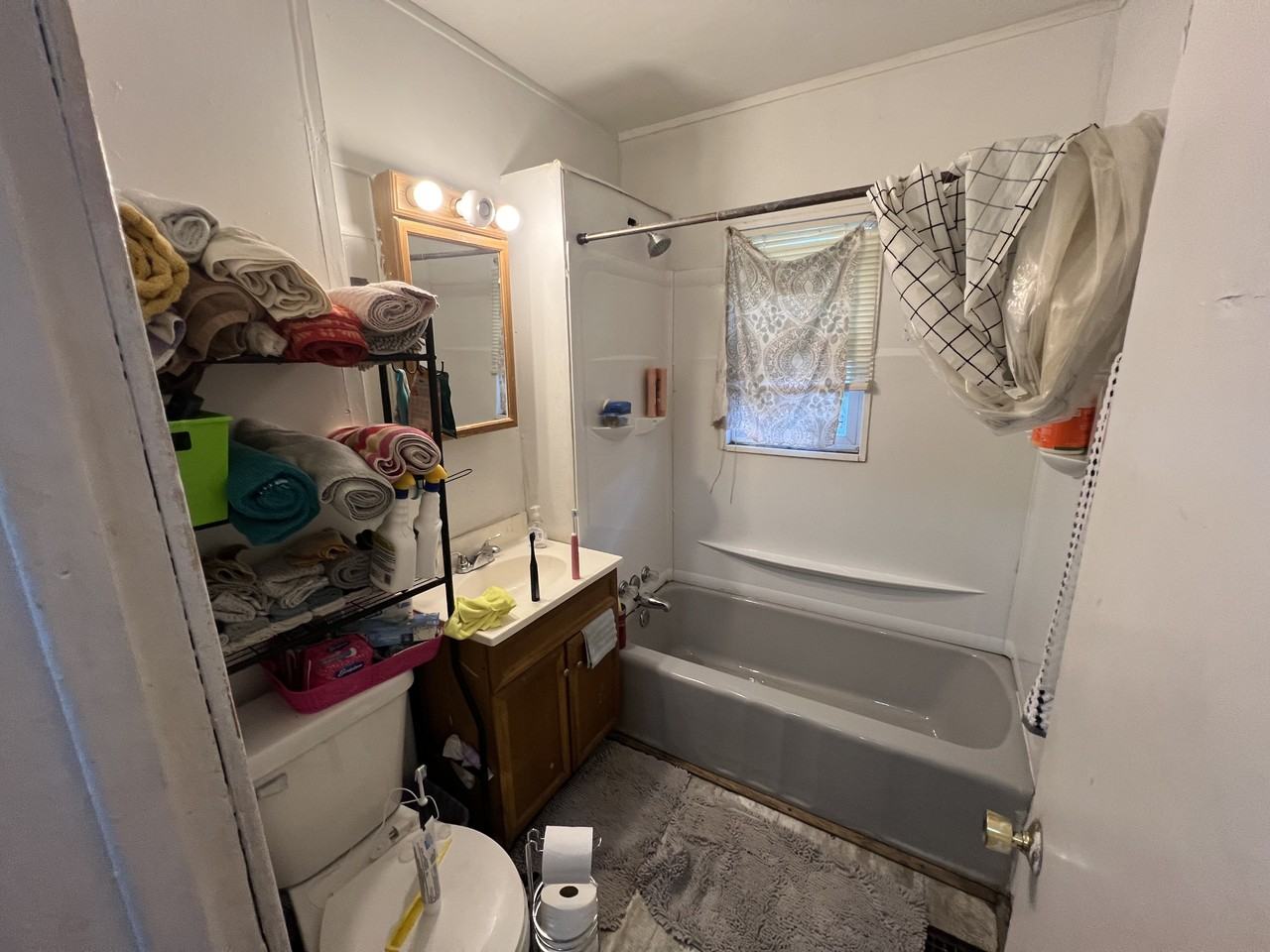 549 N Dunham Ave #1 - Photo 5 of 10