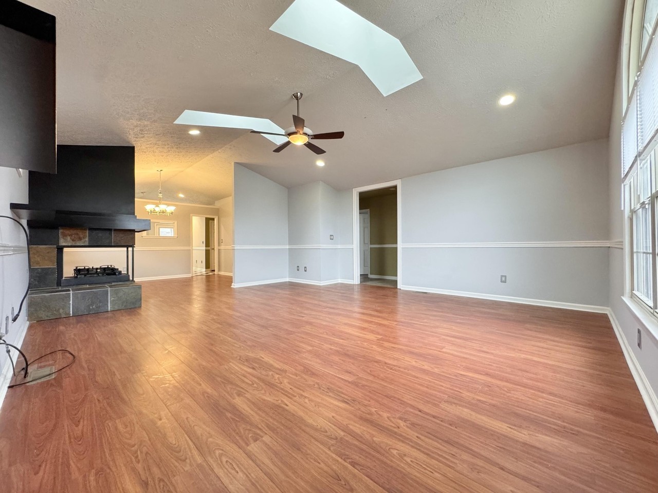 628 Smugglers Notch Dr - Photo 4 of 26