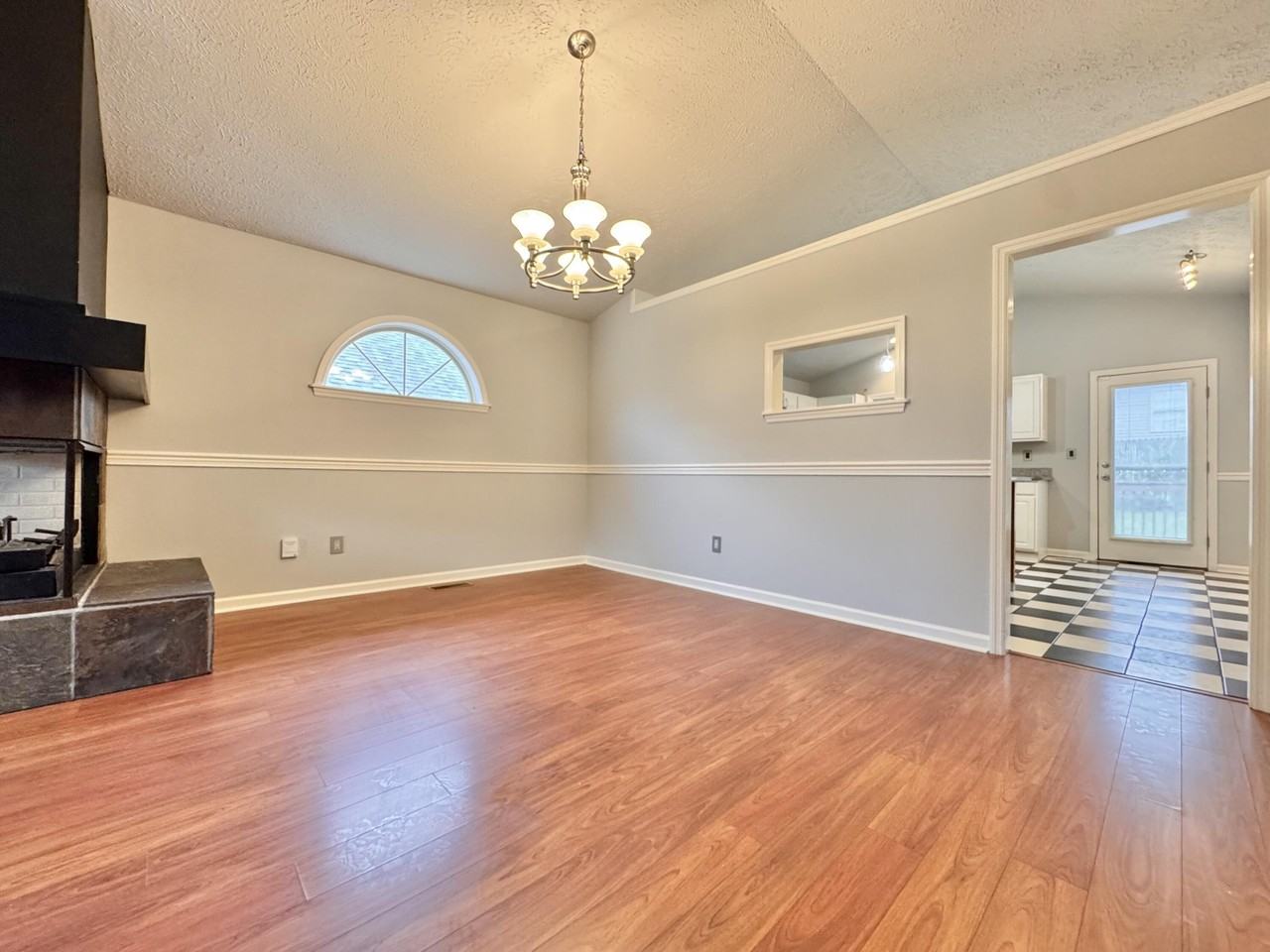 628 Smugglers Notch Dr - Photo 7 of 26