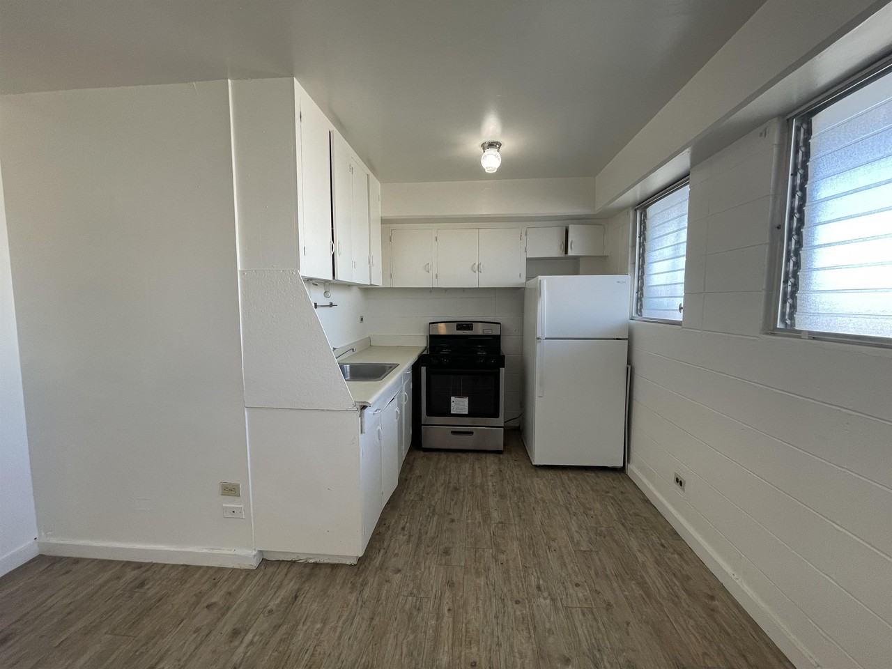 1315 N. School St. - Photo 3 of 8