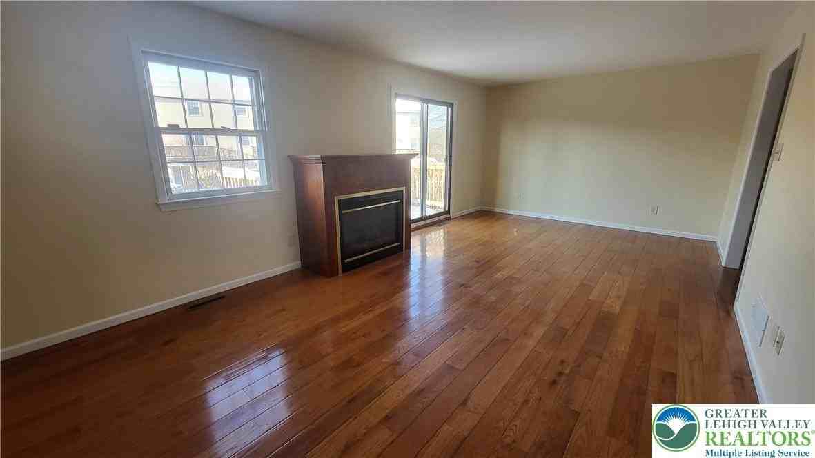 1081 Barnside Rd - Photo 3 of 25